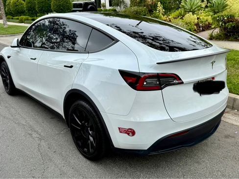 Used 2023 Tesla Model Y Long Range image 6