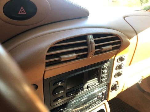 Used 2002 Porsche 911 Carrera image 17