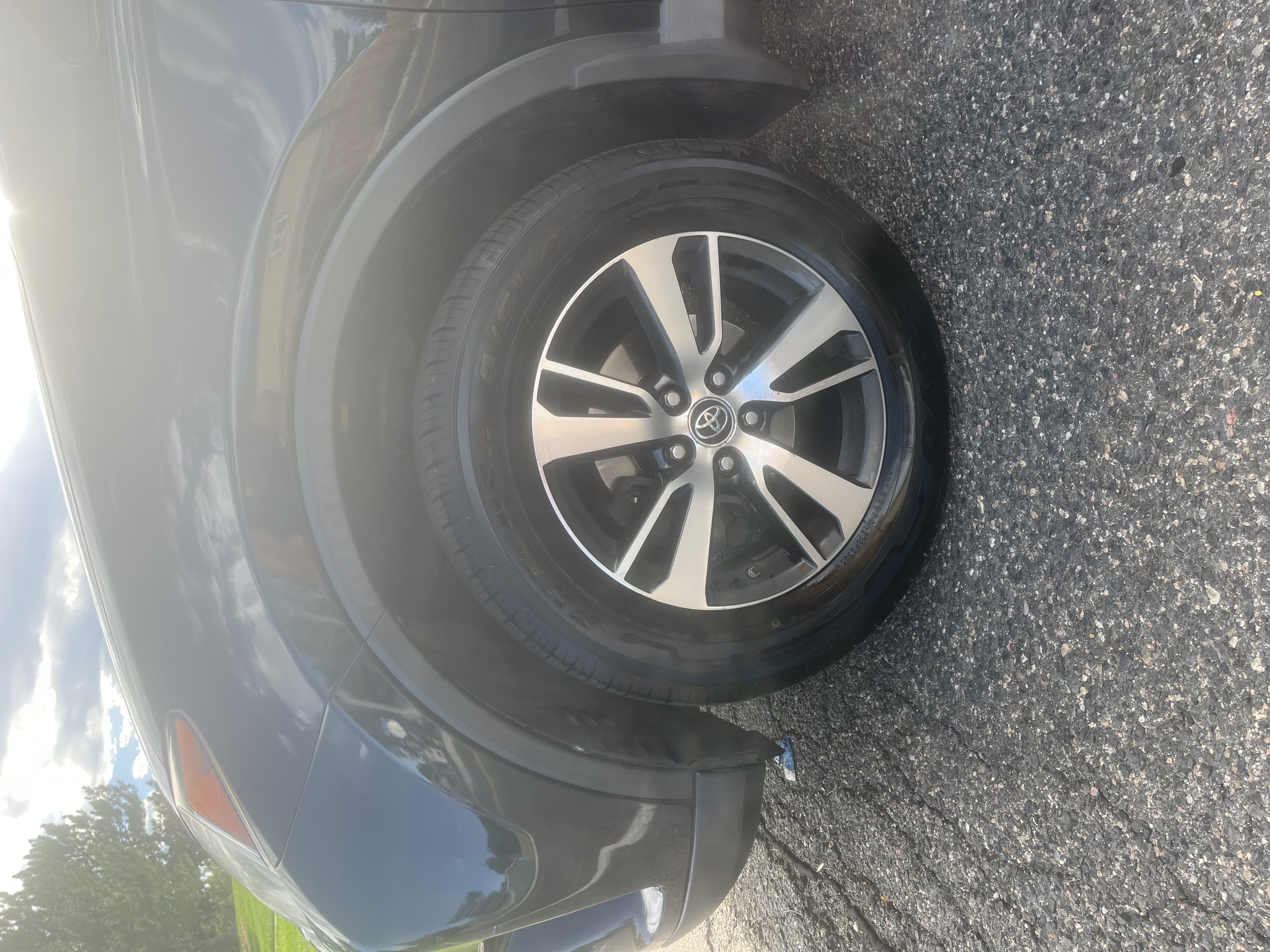 Used 2017 Toyota RAV4 XLE w/ Carpet Mat Package FWD image 17