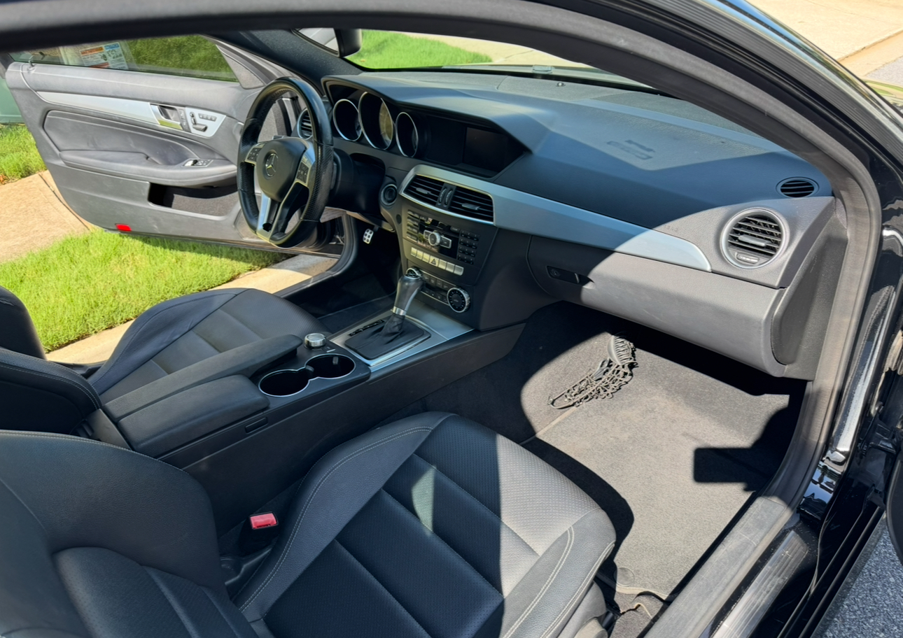 Used 2014 Mercedes-Benz C 250 Coupe image 2