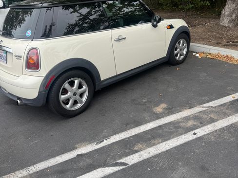 Used 2010 MINI Cooper Hardtop FWD image 5