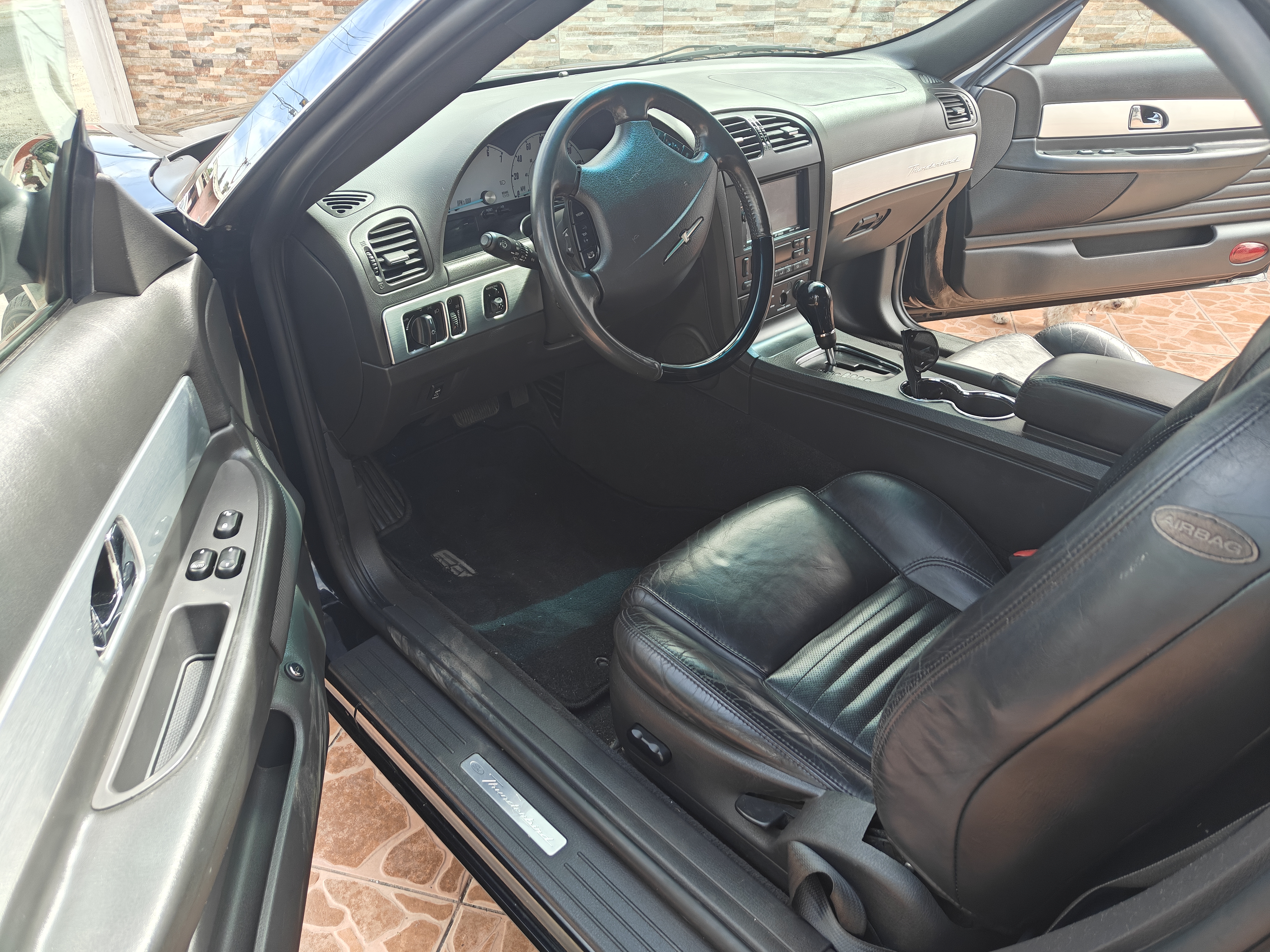 Used 2002 Ford Thunderbird RWD image 5