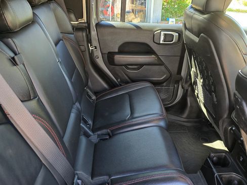 Used 2021 Jeep Gladiator Rubicon image 14