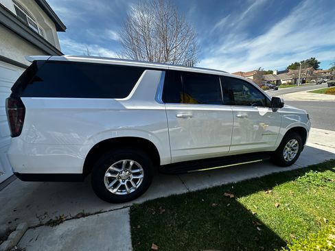 Used 2025 Chevrolet Suburban LT w/ Sun And Tow Package image 6