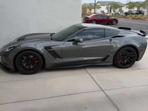 Used 2016 Chevrolet Corvette Z06 w/ 3LZ Preferred Equipment Group RWD image 2