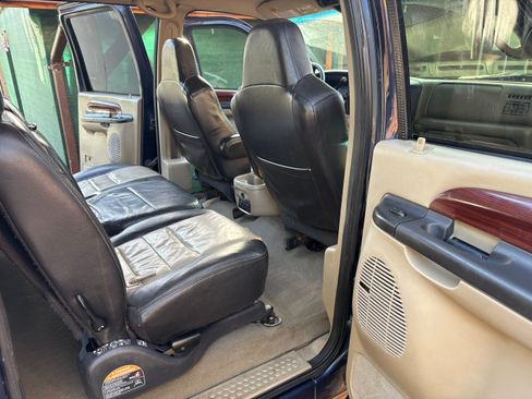 Used 2005 Ford Excursion Eddie Bauer image 13