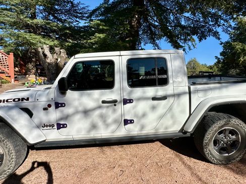 Used 2022 Jeep Gladiator Rubicon w/ Trailer Tow Package image 2