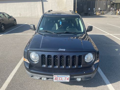 Used 2015 Jeep Patriot High Altitude AWD/4WD image 9