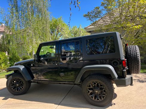 Used 2011 Jeep Wrangler Unlimited Sport image 5