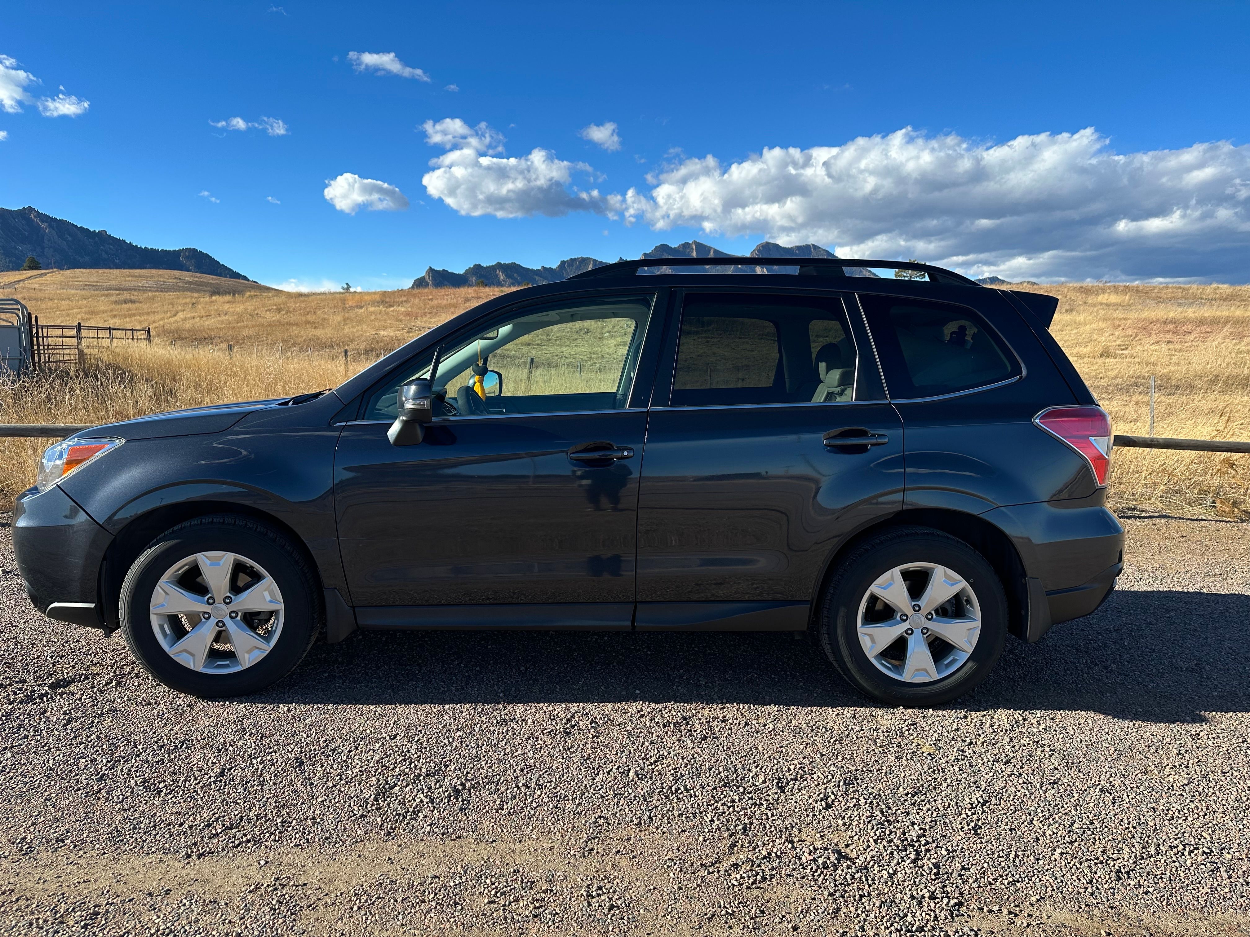 Used 2014 Subaru Forester 2.5i Touring AWD/4WD image 1