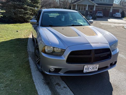 Used 2013 Dodge Charger SXT image 2