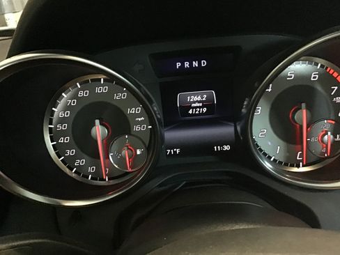 Used 2014 Mercedes-Benz SLK 250 image 2