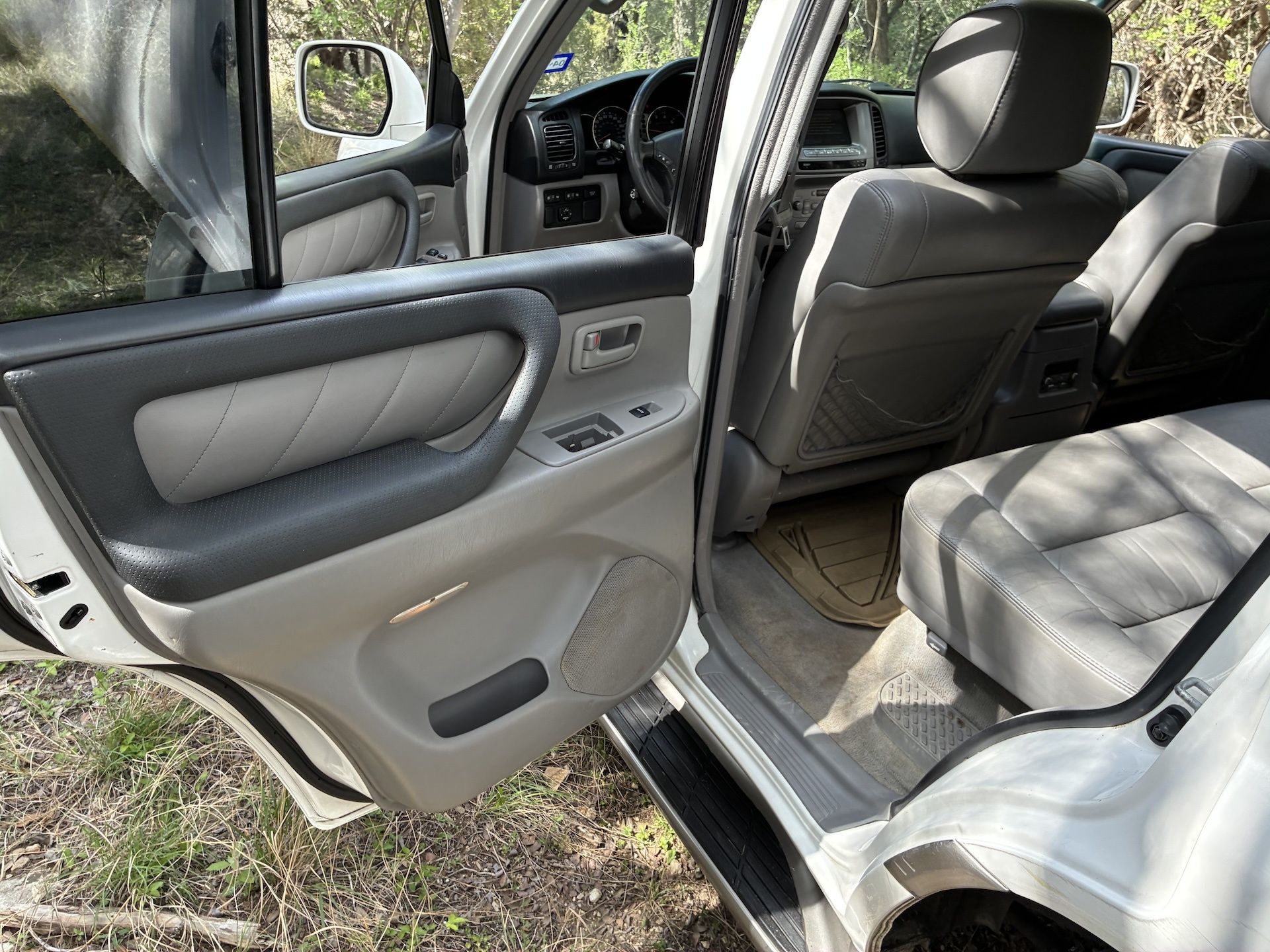 Used 2005 Toyota Land Cruiser AWD/4WD image 25