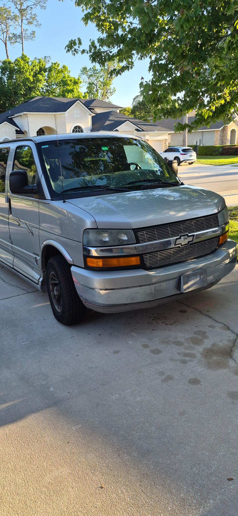Used 2005 Chevrolet Express 2500 Extended w/ Preferred Equipment Group RWD image 8