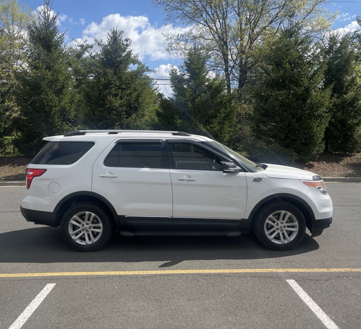 Used 2013 Ford Explorer XLT AWD/4WD image 8