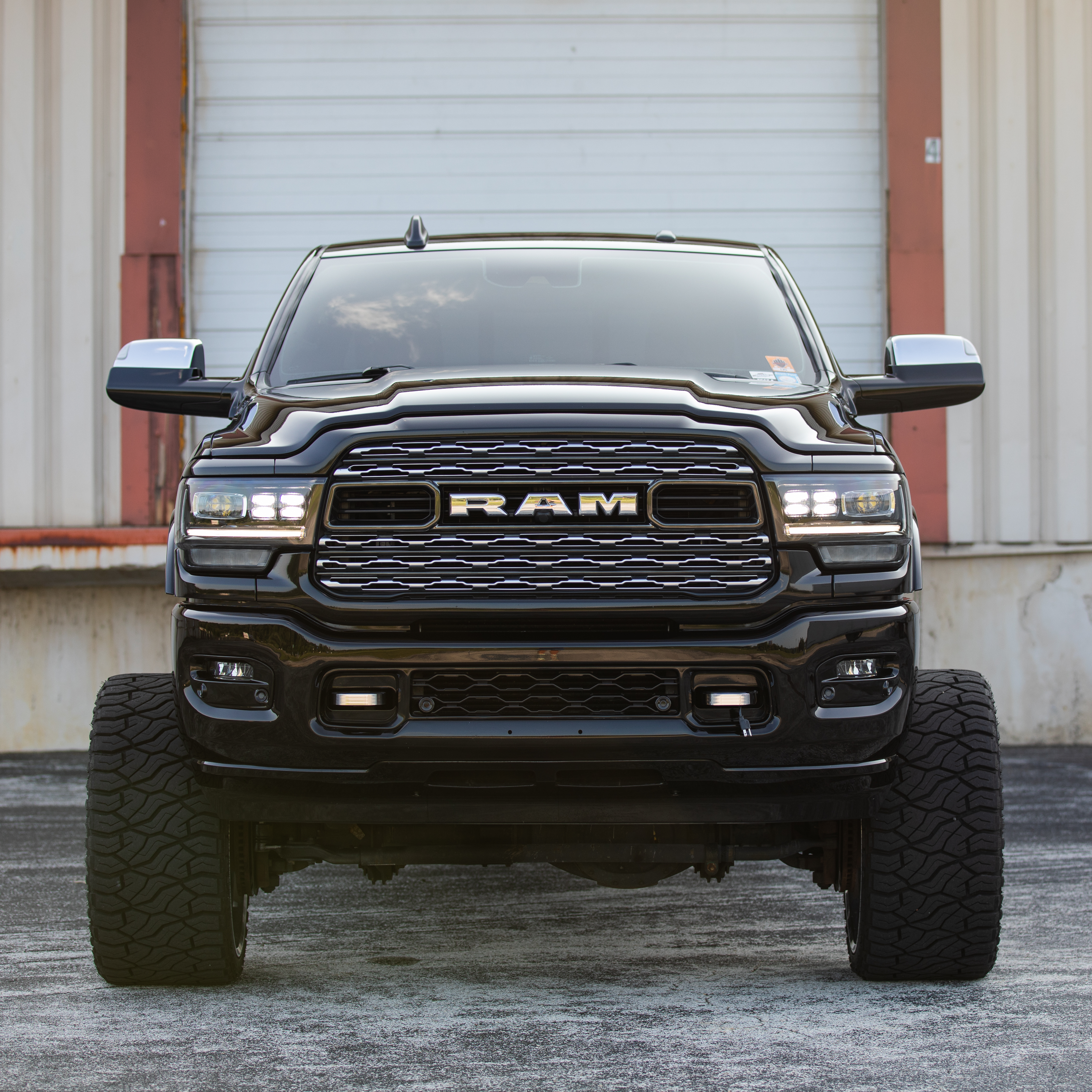 Used 2020 RAM 2500 Limited AWD/4WD image 2