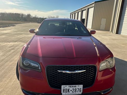 Used 2015 Chrysler 300 S image 2