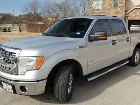 Used 2014 Ford F150 XLT w/ Equipment Group 302A Luxury image 2