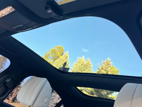 Used 2017 Mercedes-Benz E 300 4MATIC image 10