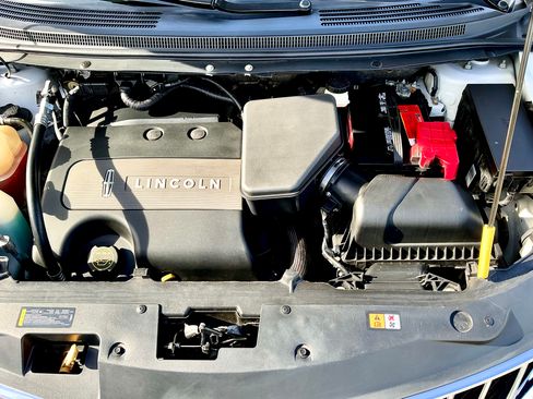 Used 2014 Lincoln MKX AWD w/ Equipment Group 101A image 18