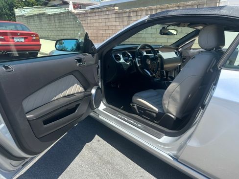 Used 2014 Ford Mustang Premium RWD image 8