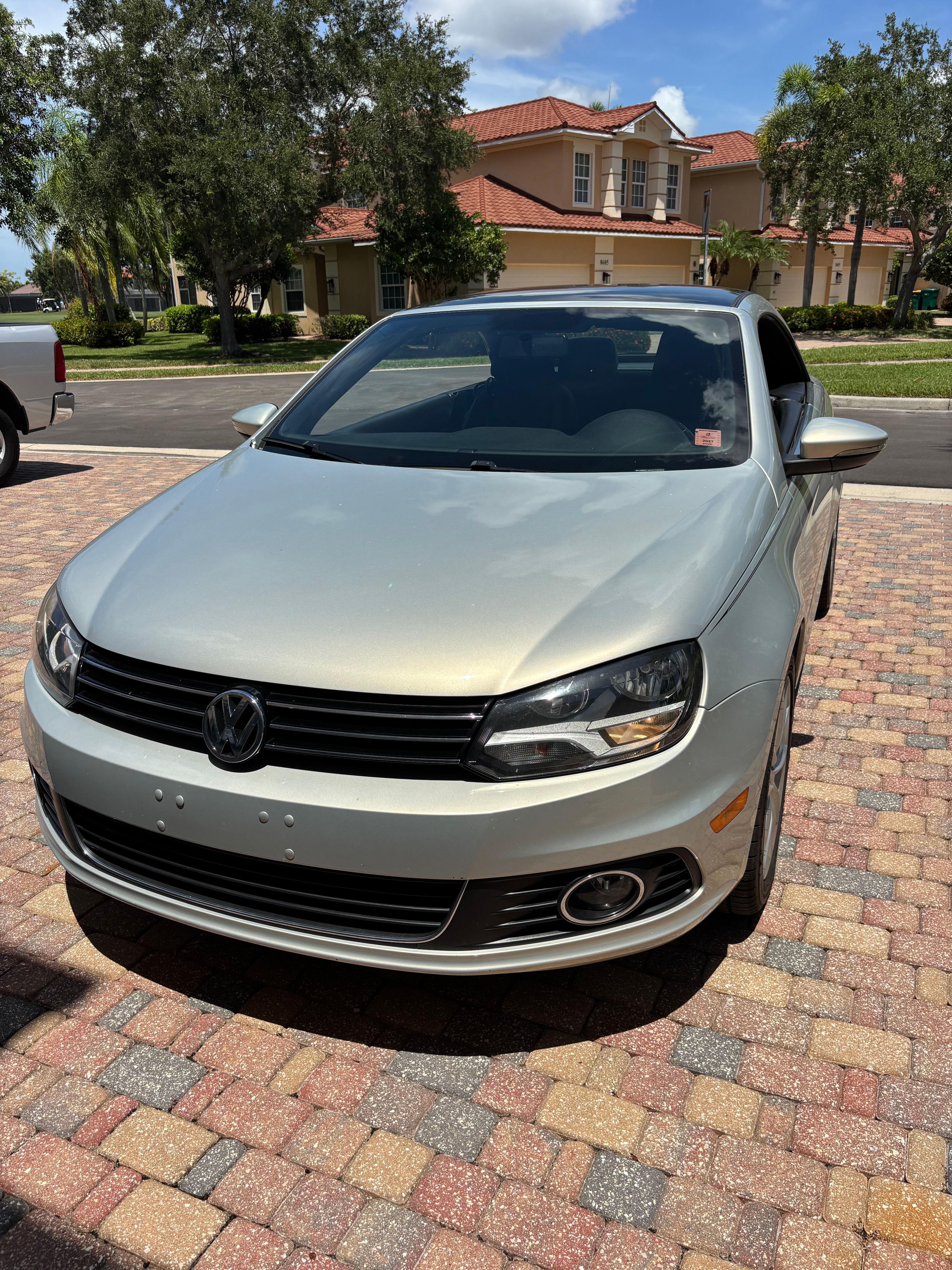 Used 2012 Volkswagen Eos Komfort FWD image 4