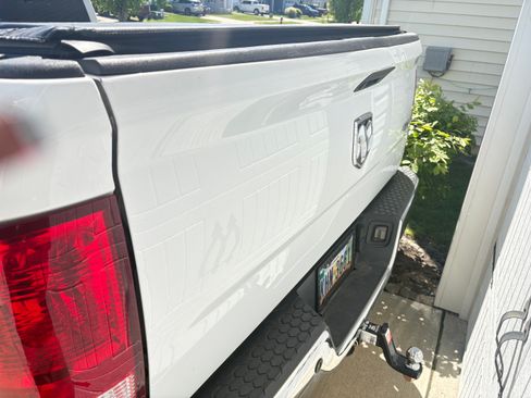 Used 2014 RAM 2500 Tradesman w/ Chrome Appearance Group AWD/4WD image 9