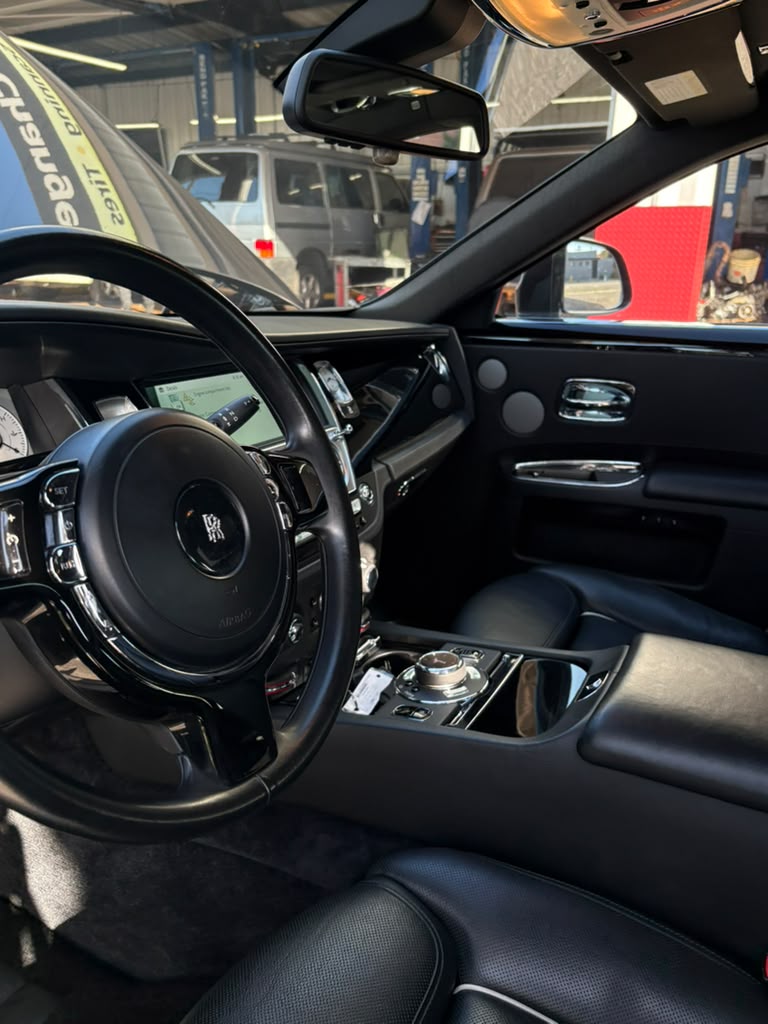 Used 2015 Rolls-Royce Ghost RWD image 5
