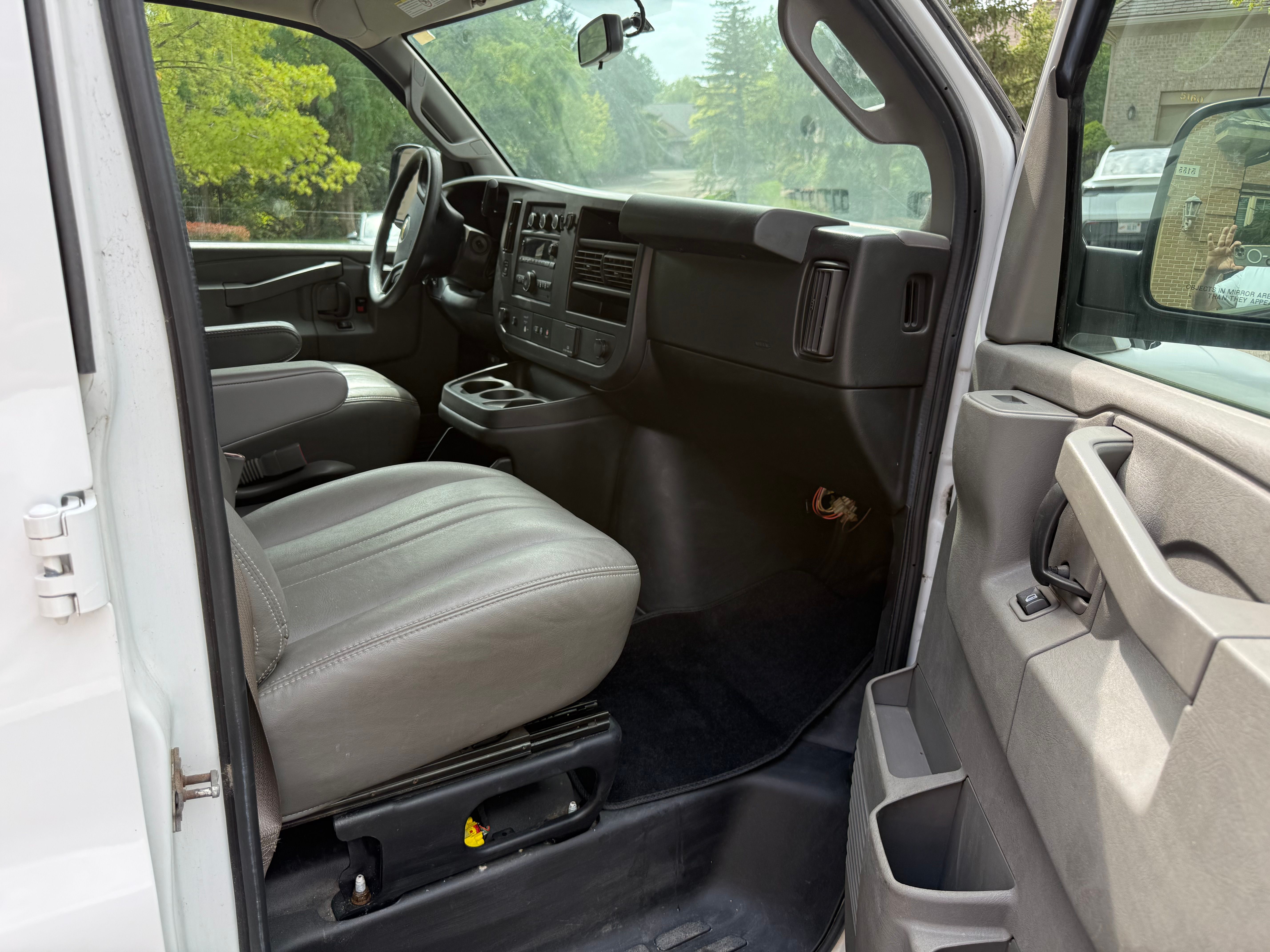 Used 2019 Chevrolet Express 2500 w/ Driver Convenience Package RWD image 12