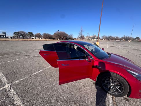 Used 2018 Tesla Model 3 Long Range image 12