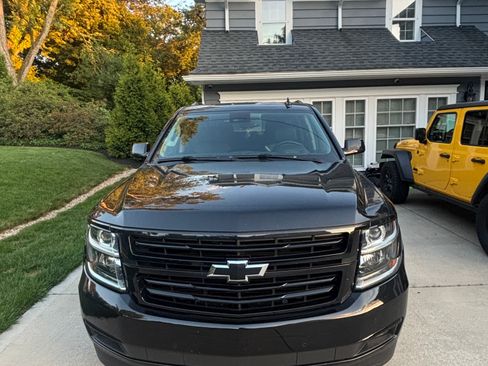 Used 2020 Chevrolet Suburban Premier w/ RST 6.2L Performance Edition AWD/4WD image 4