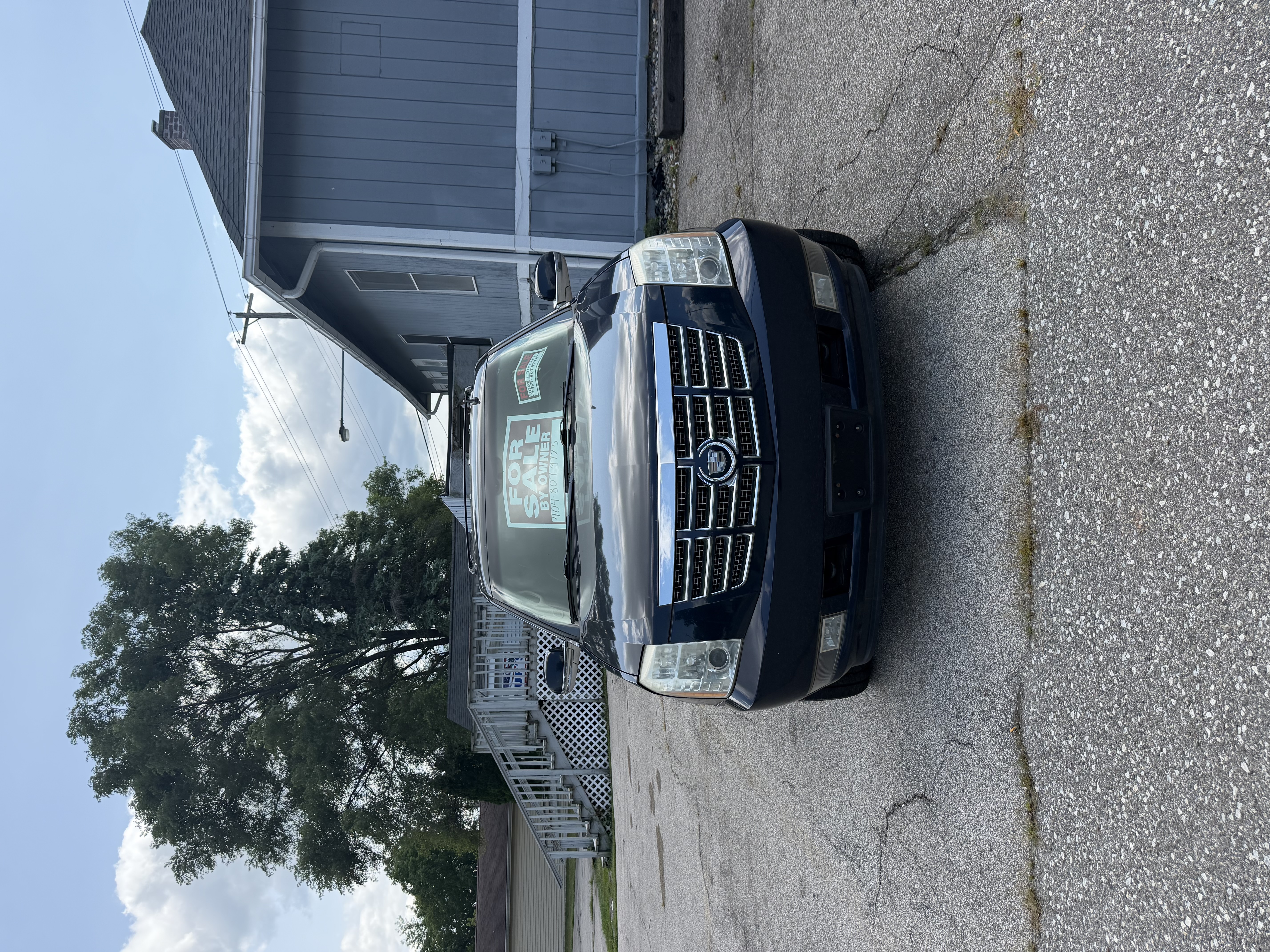Used 2009 Cadillac Escalade AWD image 1