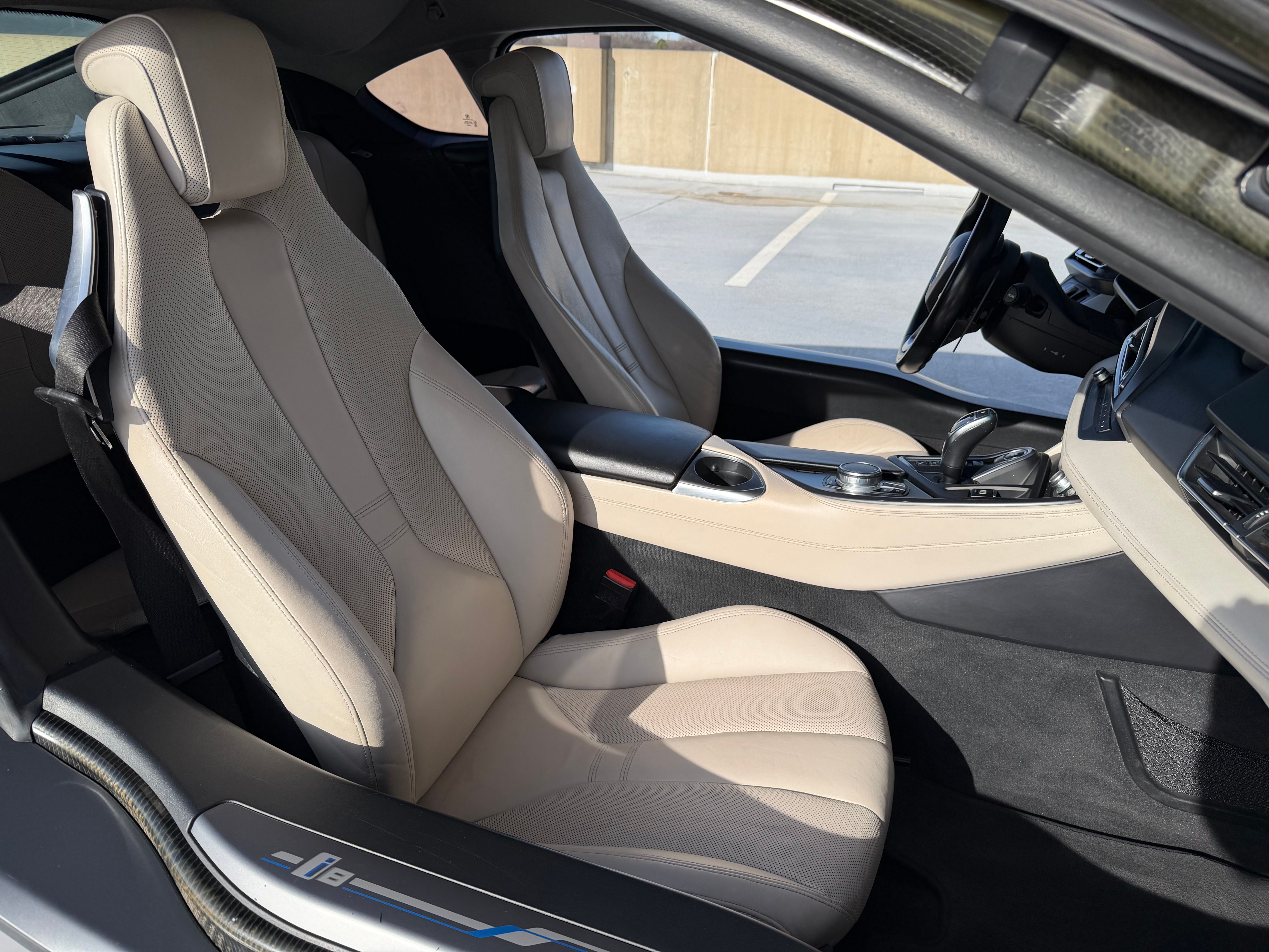 Used 2017 BMW i8 AWD/4WD image 10