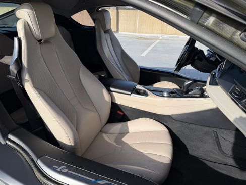 Used 2017 BMW i8 image 10