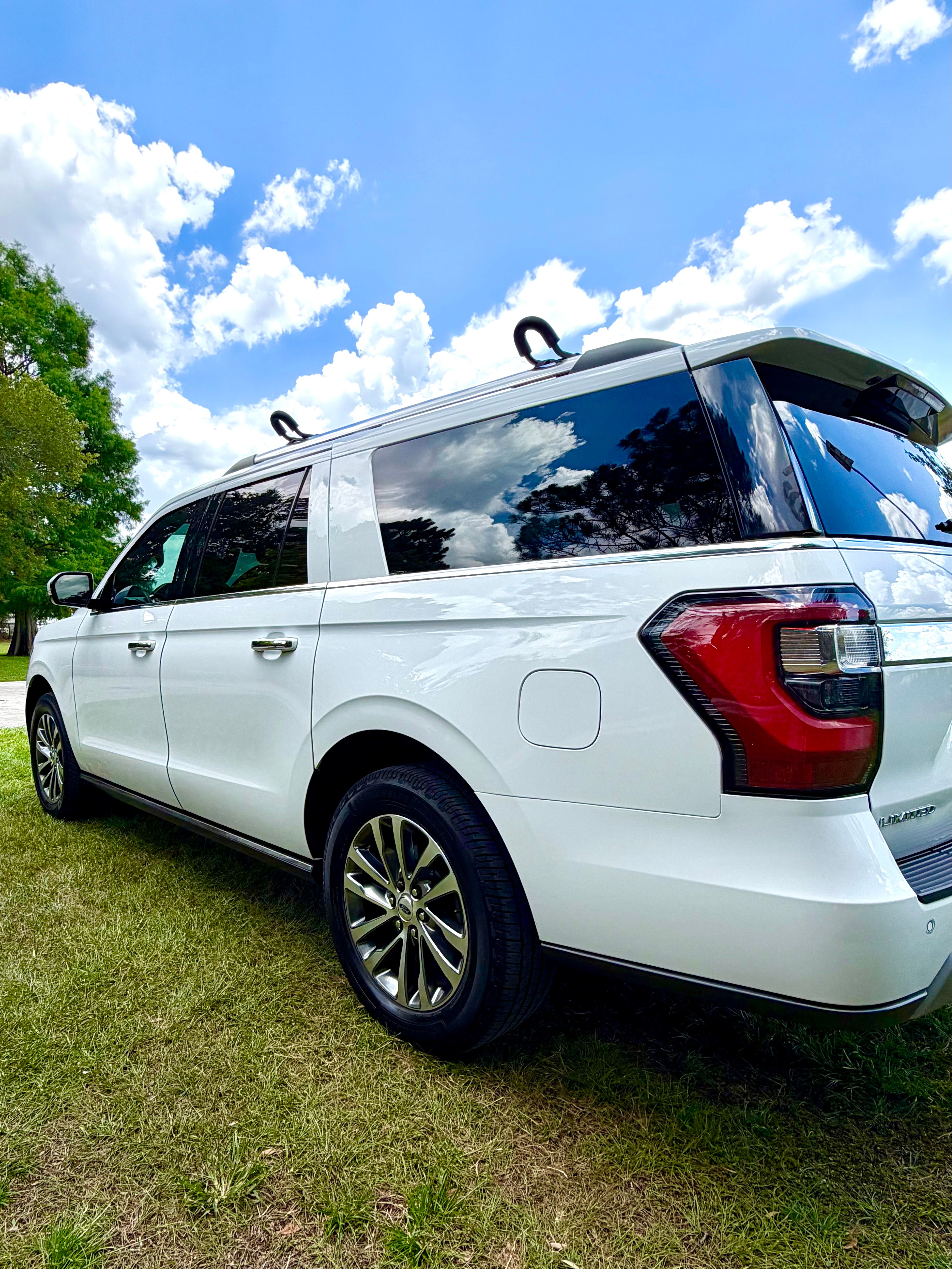 Used 2018 Ford Expedition Max Limited RWD image 9
