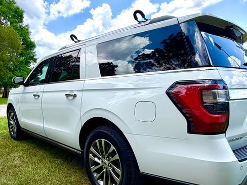 Used 2018 Ford Expedition Max Limited RWD image 9