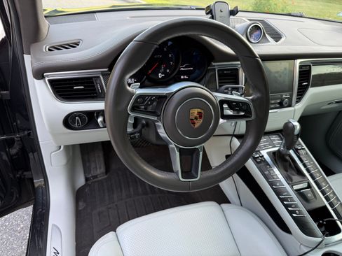 Used 2018 Porsche Macan GTS AWD/4WD image 11