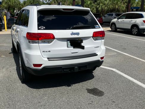 Used 2014 Jeep Grand Cherokee Laredo w/ 18" Wheel & 8.4" Radio Group AWD/4WD image 5