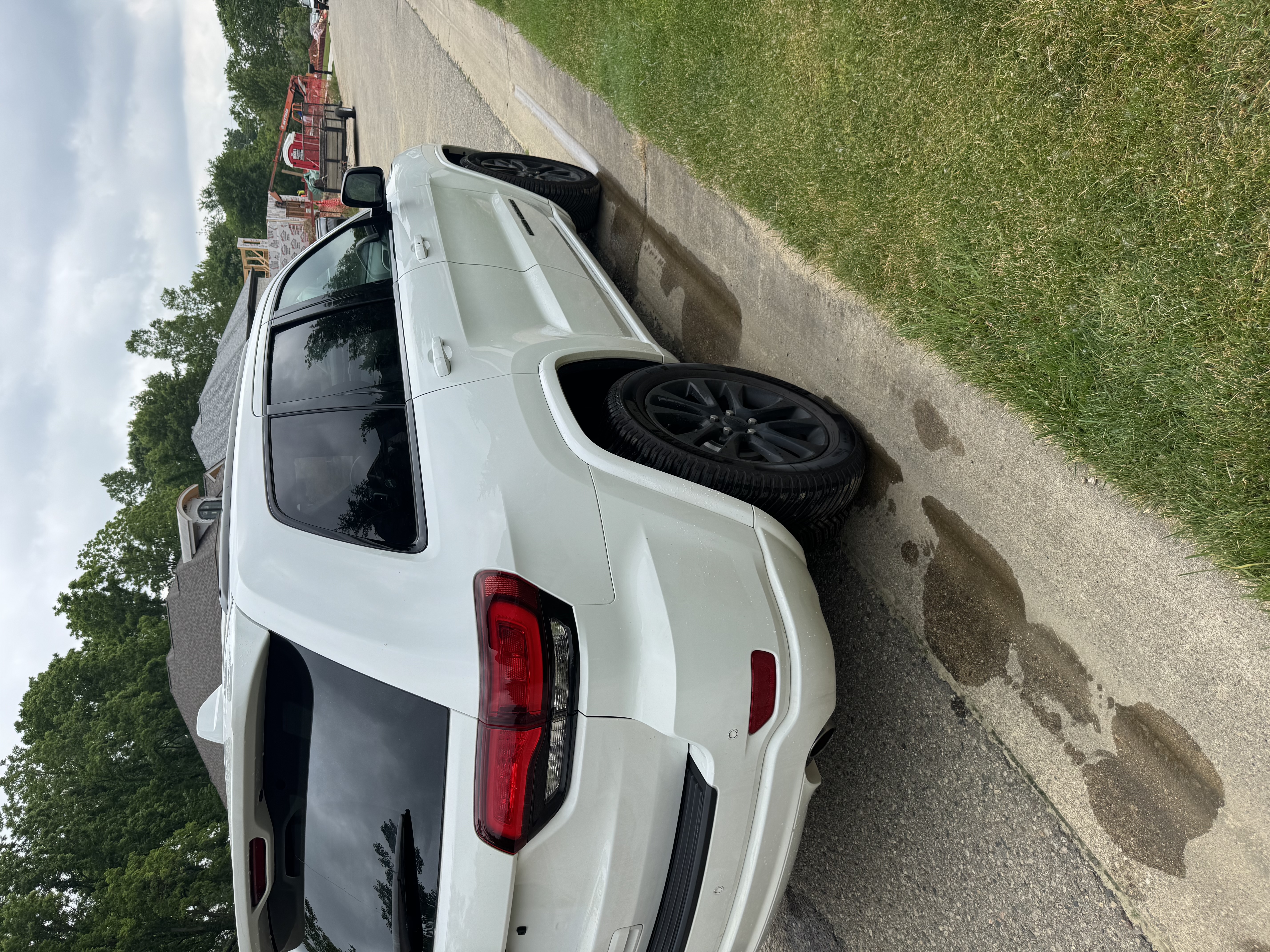 Used 2019 Jeep Grand Cherokee Altitude AWD/4WD image 8