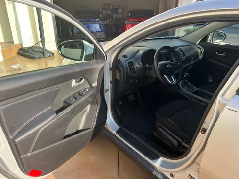 Used 2013 Kia Sportage LX image 8