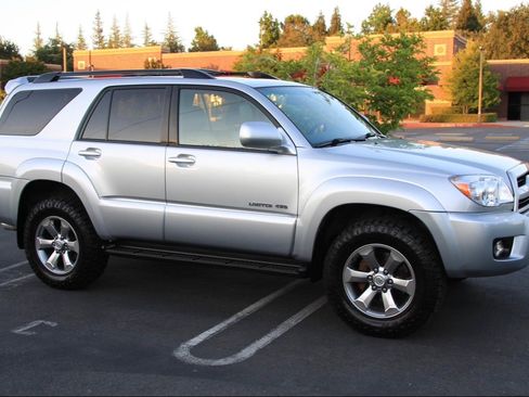 Used 2006 Toyota 4Runner Limited AWD/4WD image 12
