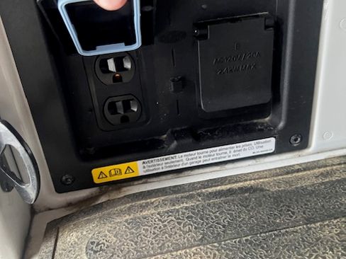 Used 2023 Ford F150 Lariat w/ Equipment Group 502A High image 6