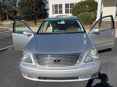 Used 2004 Lexus LS 430 image 2