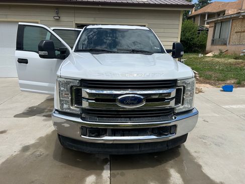 Used 2017 Ford F250 XLT AWD/4WD image 10