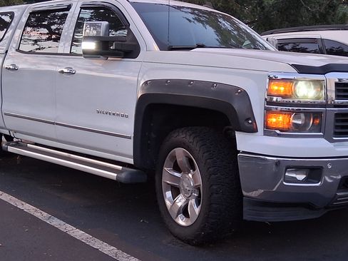 Used 2014 Chevrolet Silverado 1500 LTZ Z71 w/ LTZ Plus Package image 9