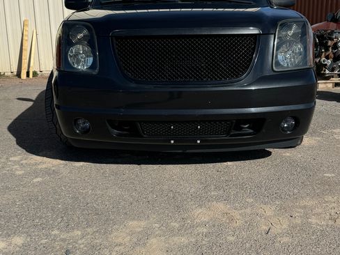 Used 2012 GMC Yukon Denali image 1