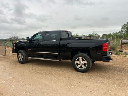 Used 2019 Chevrolet Silverado 2500 LTZ w/ Duramax Plus Package image 1