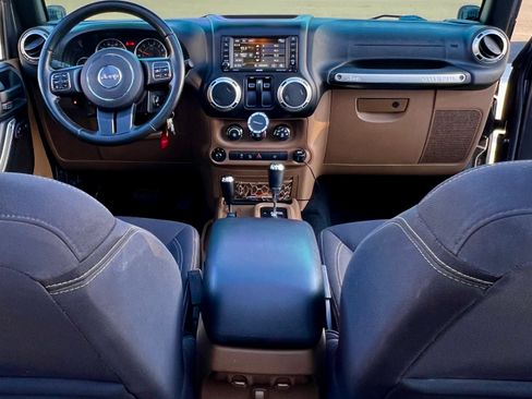 Used 2016 Jeep Wrangler Sahara w/ Connectivity Group AWD/4WD image 24