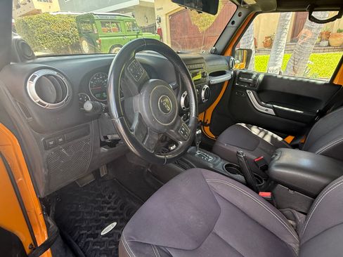 Used 2013 Jeep Wrangler Unlimited Rubicon w/ Connectivity Group AWD/4WD image 6