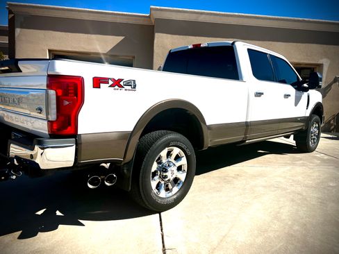 Used 2017 Ford F350 King Ranch w/ King Ranch Ultimate Package image 6